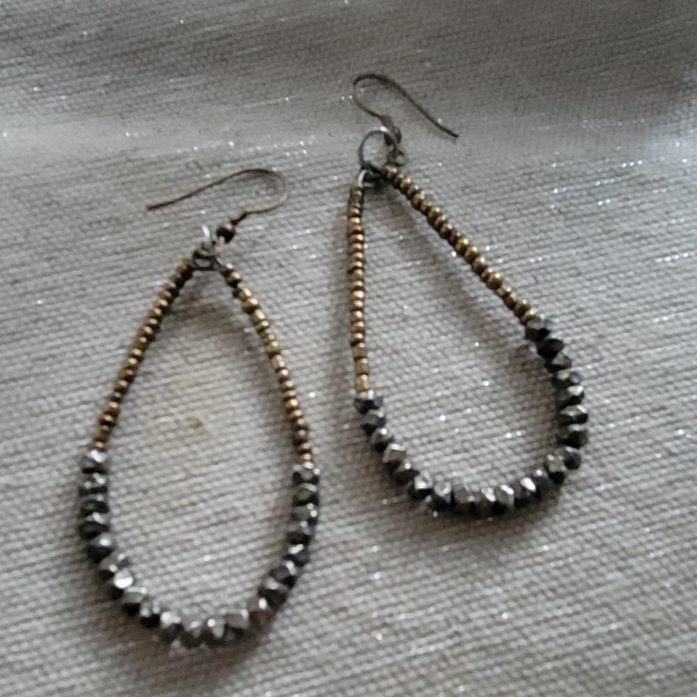 Earrings - Picture 2 of 4